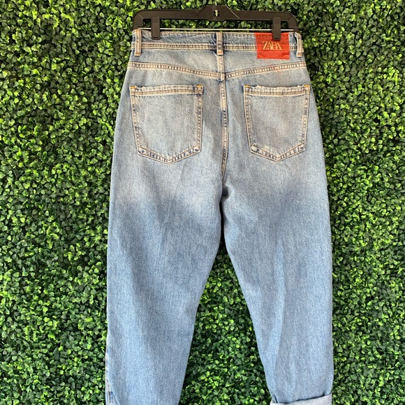 Jeans with rips - Picture 3 of 9